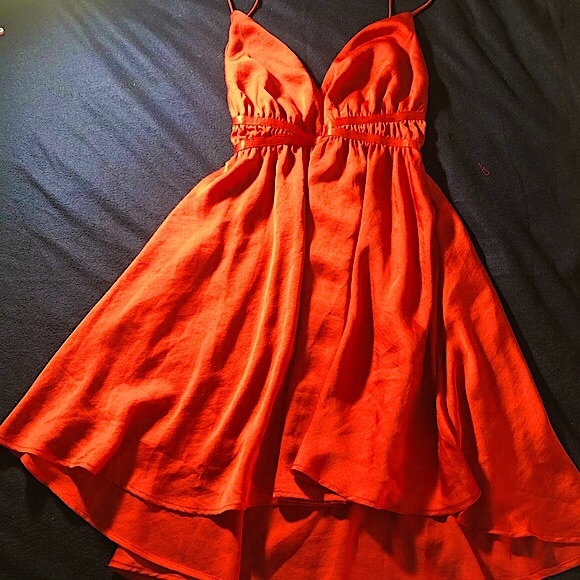 Silky red strappy dress 👗 - Picture 4 of 11